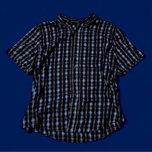 XL blue and black plaid short sleeve button up tshirt